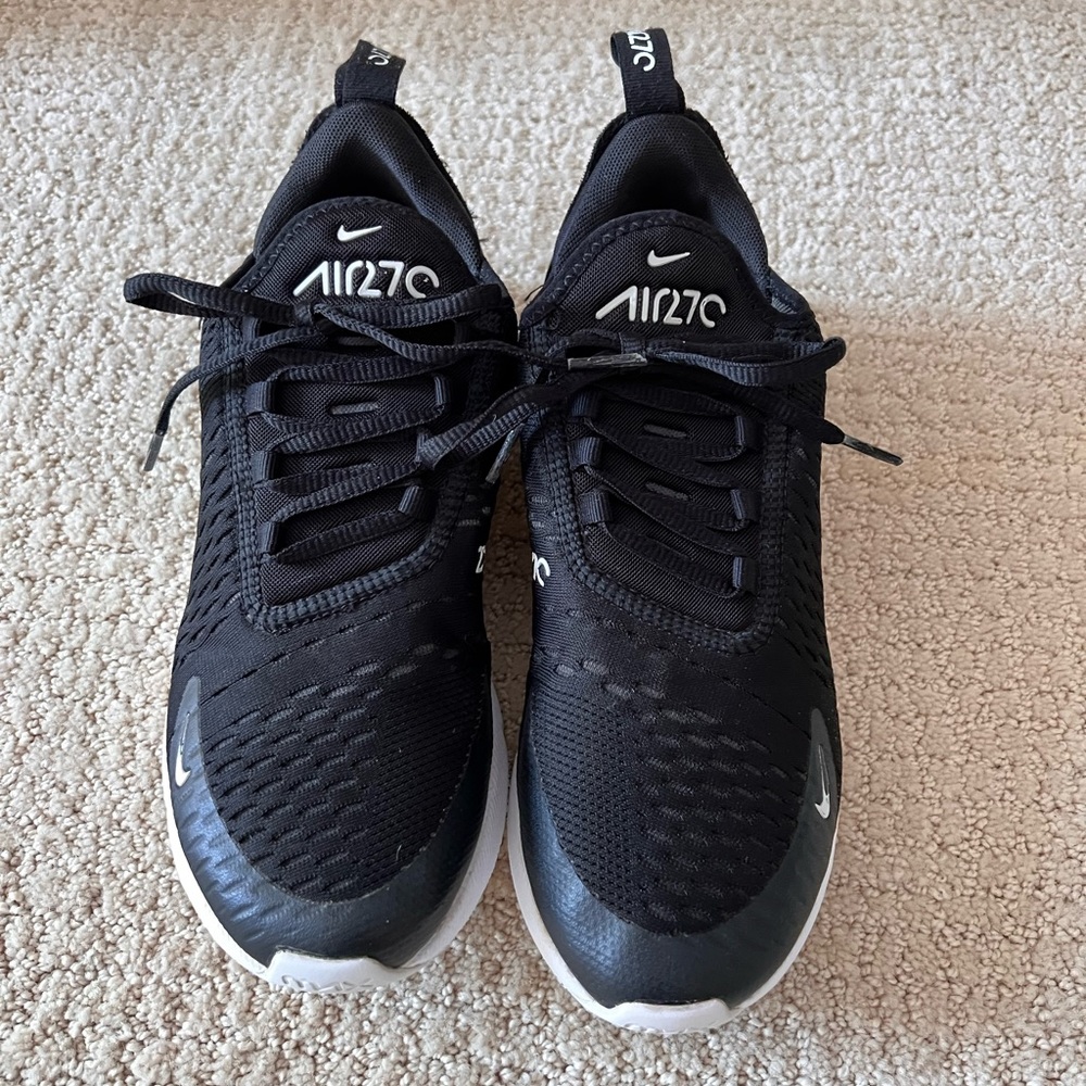 Nike Women’s AirMax270 size 8